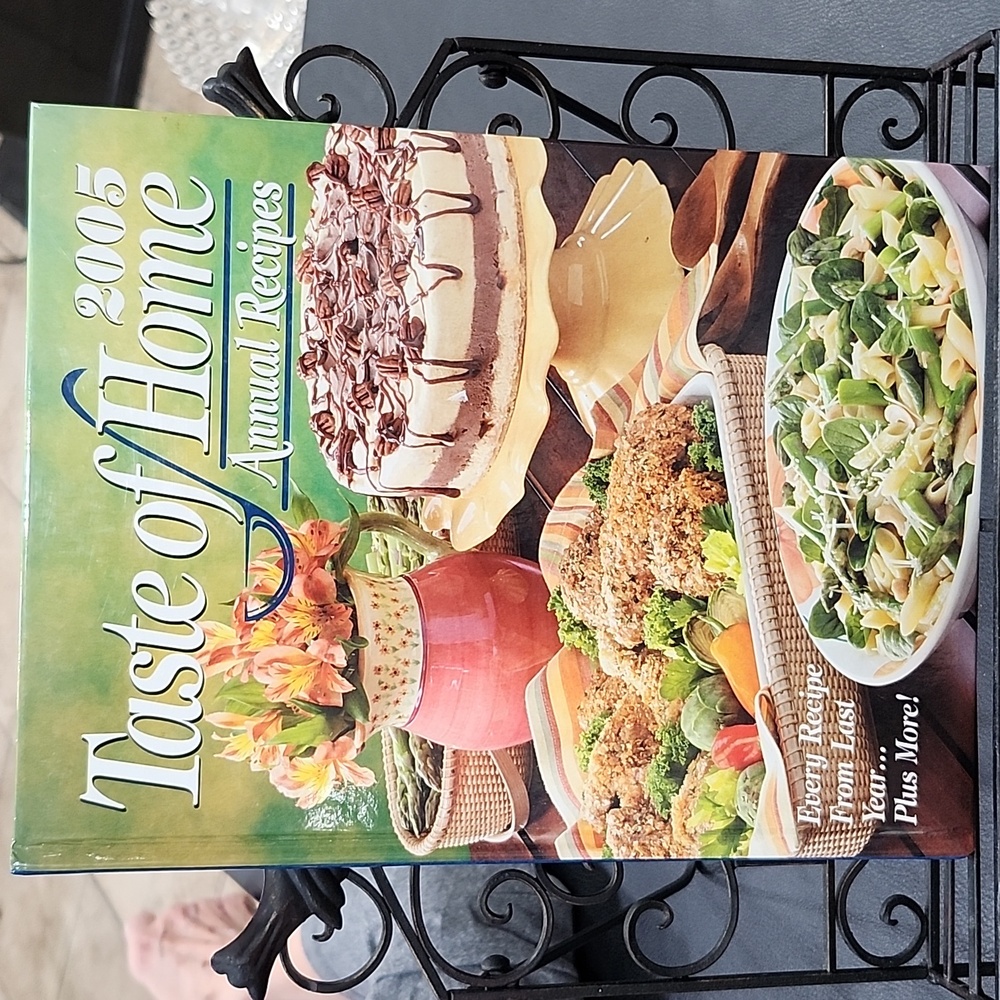TASTE of HOME 2005 ANNUAL RECIPES COOKBOOK